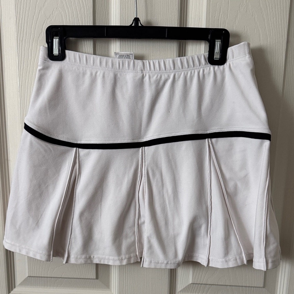 Nike White Skirt with Black Accent - Picture 2 of 3